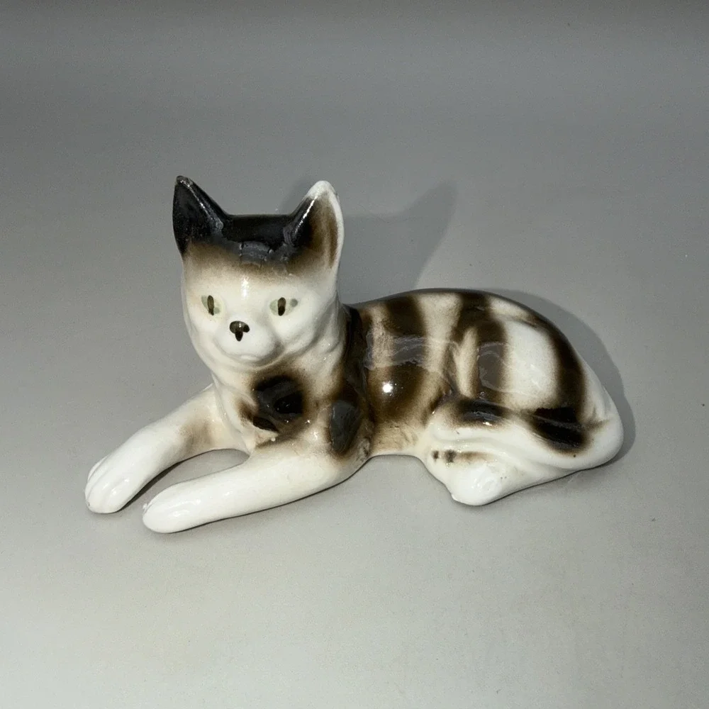 Vintage Gray Striped Cat Porcelain Figurine German Democratic Republic GDR '50's